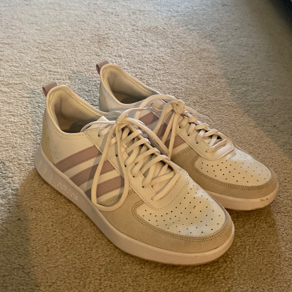 Adidas Sneakers